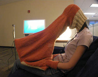 全新《腦波編織圍巾》 不用動手就能編會不會也太犯規阿～(指)