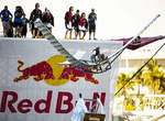 《紅牛飛行大賽》Red Bull~給我一對能飛的翅膀? 《紅牛飛行大賽》Red Bull~給我一對能飛的翅膀?
