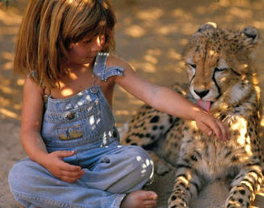 法國《泰山少女》動物都是她的好麻吉～♥