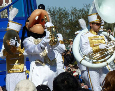 讓管樂社傻眼的《樂器錯誤拿法》你看得出哪裡怪怪嗎?