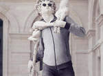 《雕像穿時裝》別有一番風味