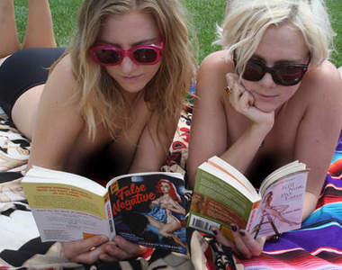 紐約裸胸大解放　以後咪咪露出來條子杯杯只會看看不會抓抓了