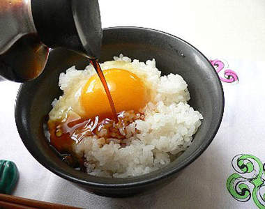 《生雞蛋料理》你...你不要過來（摀嘴）