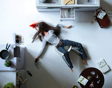 《自殘芭比》 Marie Clayton又一變態代表作