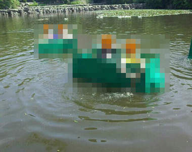 韓大學生自製《紙箱船》還真的可以下水欸......