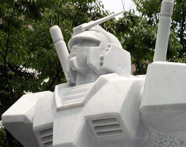 鋼彈大理石像　台場購物廣場雄壯展出