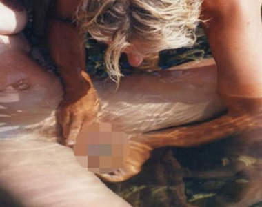 《海中分娩》側拍  媽~~~您真的好偉大ㄒ_ㄒ