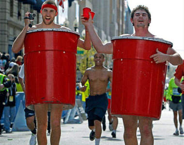 令人不解的奇特《路跑裝》何必這樣整自己呢~``~？