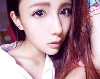 Niki Wang　漂亮麻豆讓我眼睛又不知道應該看哪裡了(揉眼)