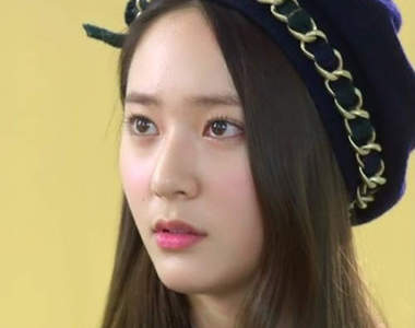 仿妝系列《繼承者們李寶娜》冰山美人Krystal也變俏皮~