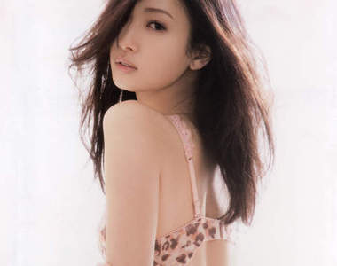 讓男生覺得「太過分了～」的女生穿搭　所以到底是哪裡過分了呢(〃艸〃)