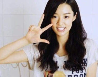 露得清亞洲區代言人《Stephanie Lee》笑顏魅力無法擋