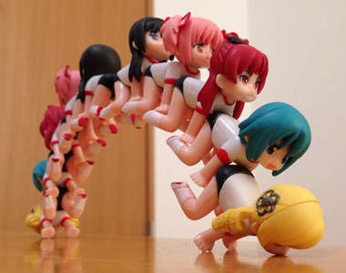 飲料附贈《魔法少女小圓》公仔　完全預料中的惡搞照續出（掩面）