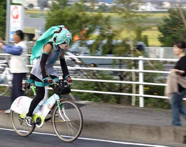 《初音未來》也愛運動?出現在自行車比賽