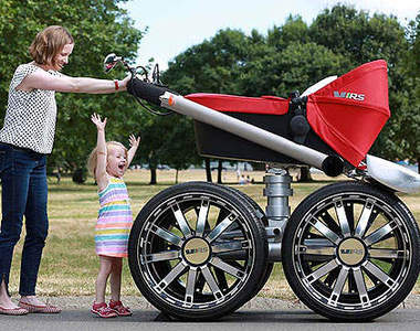 巨型《Skoda嬰兒車》馬麻我的車車怎麼變成這樣啦？(跳)