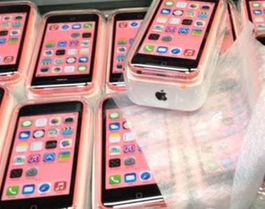 最新iPhone 5C零售盒&說明書曝光   神秘iPhone 4C也現身(?)