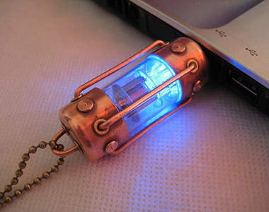 超復古《盞燈USB隨身碟》沒電還可以充當燈泡用~(誤)