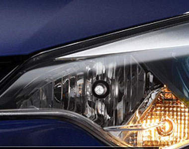 新一代美規《Toyota Corolla》發表前再小露一下性感～