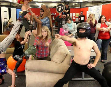 哈林搖(Harlem Shake) 30秒的時間亂跳亂搖全球夯翻了