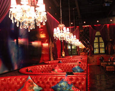 《蜷川實花》親手策劃複合式酒吧「Shanghai Rose」