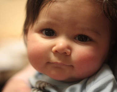 小baby的嘴邊肉 來給姊姊咬一口>///<