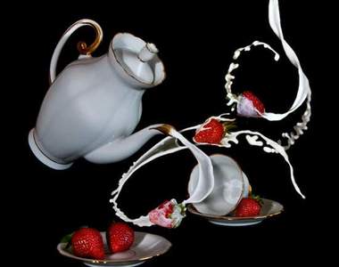 牛奶這樣倒 看起來變好喝了（？）