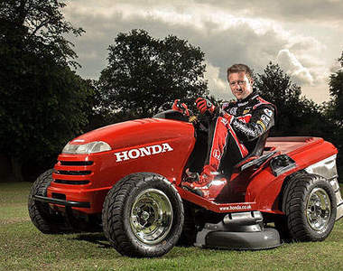 超猛《Honda Mean Mower》小心在路上被割草機巴掉～(無誤)