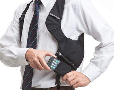 Sanwa Supply西裝哀鳳槍套  可以讓我認真帥一次嘛~(拔槍)