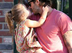 貝克漢家小公主《Harper Beckham》也要追隨老爸腳步踢足球嗎? 貝克漢家小公主《Harper Beckham》也要追隨老爸腳步踢足球嗎?