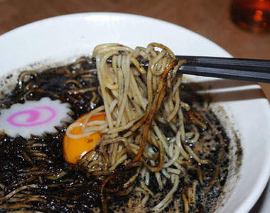 《闇夜黑拉麵》啤酒店內藏的夢幻美食