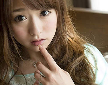 白石茉莉奈　喚醒母愛慾望的媽媽味AV女優