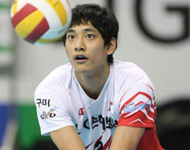 排球花美男《金耀漢》就算不再球場上也很帥(//▽//)