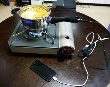 熱力《發電鍋》邊煮泡麵邊幫手機充電