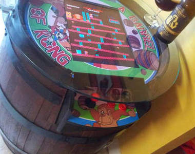 《大金剛木酒桶機台》啤酒配電動是不是很剛好～