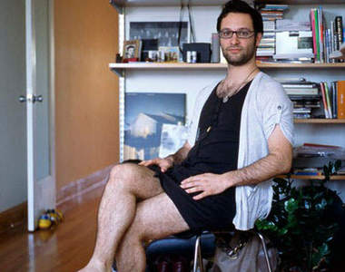 男著《女友裝》這是惡搞男友的另一種方法XD？