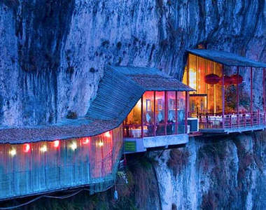 山洞裡的餐廳《放翁酒家》真的是依山傍水啊~