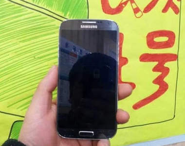 真假的?三星新機皇samsung Galaxy S4真機照 終於提前現身了!?