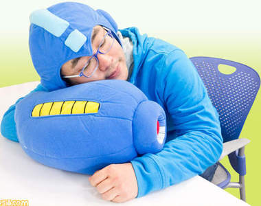 《洛克人能源炮腕枕》睡午覺突然被襲擊也不怕（pyu pyu－）