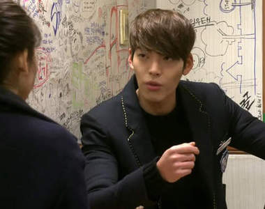 《繼承者們》辣炒年糕店　人家也想去牆上寫字～～