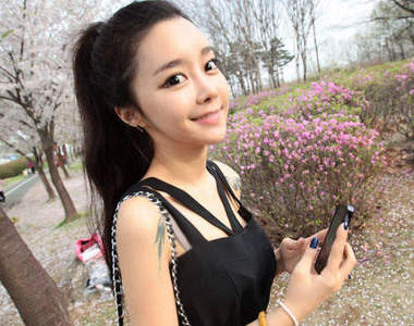 大眼美女《趙敏英》女大.....還真的是18變@_@