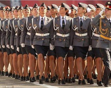 《俄國女警》腿不夠長不能當？！