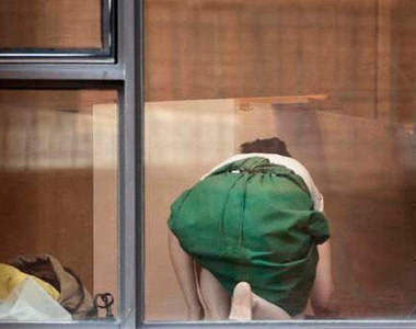 《偷窺鄰居》？小心看到不該看的東西(//▽//)