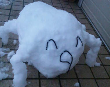 關東大雪下的《個性雪人》...這,已經不算雪人了吧(苦笑)