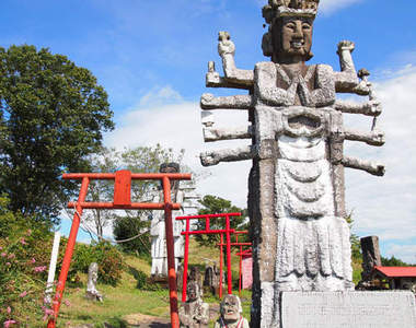 B級景點《怪怪石像村》750尊石像全都出自一人之手