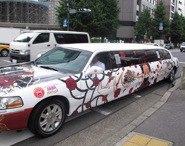 《薔薇少女痛車》這次是超長的痛禮車