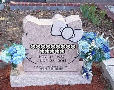 《凱蒂貓墓碑》往後的世界也要超卡哇伊