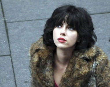 《皮囊之下》史嘉蕾色誘地球男 變身外星黑寡婦 