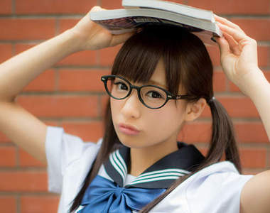 椎名光 (椎名ぴかりん)日本網友被雙馬尾造型萌給倒了