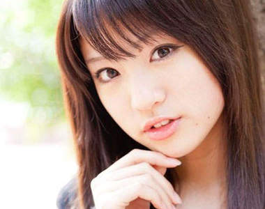志田友美 讓日本網友驚豔的新黒直髪美少女