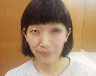 H杯女諧星《川村惠美子》挑戰小桃的大眼妝改造